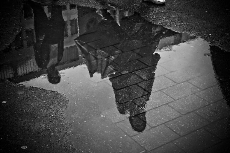薄毛スプレーを使った雨の日のばれる対策は？