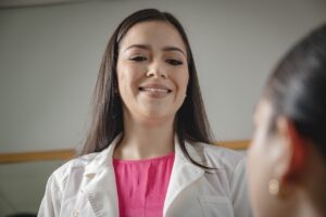 薄毛治療を皮膚科でできる範囲はどこまで？
